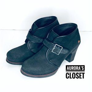 Art 7 Black Waxed Suede Ankle Boots Buckle Heel 1141 Gran Via